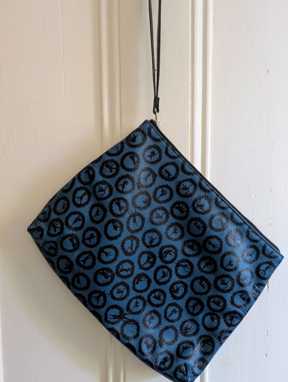Min & Mon Blue and Black Leather Patterned Wristlet Clutch Purse